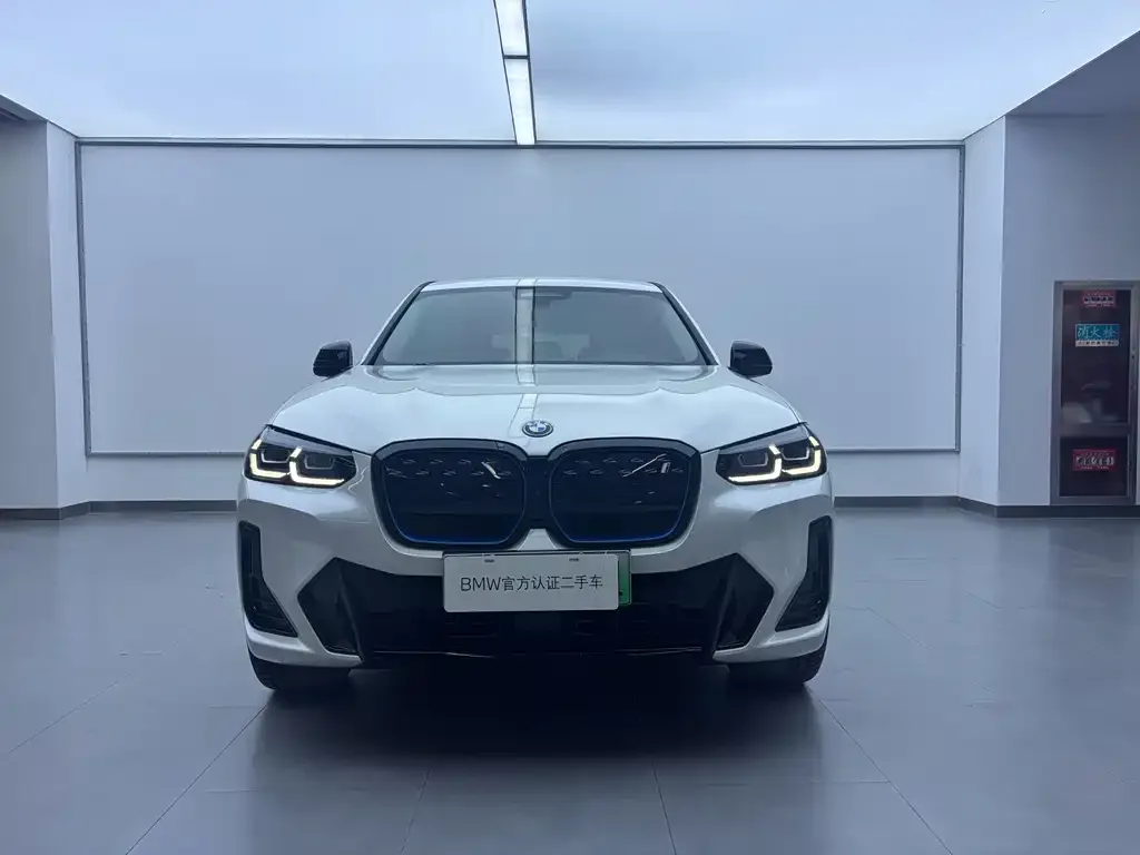 BMW iX3 — фото 4