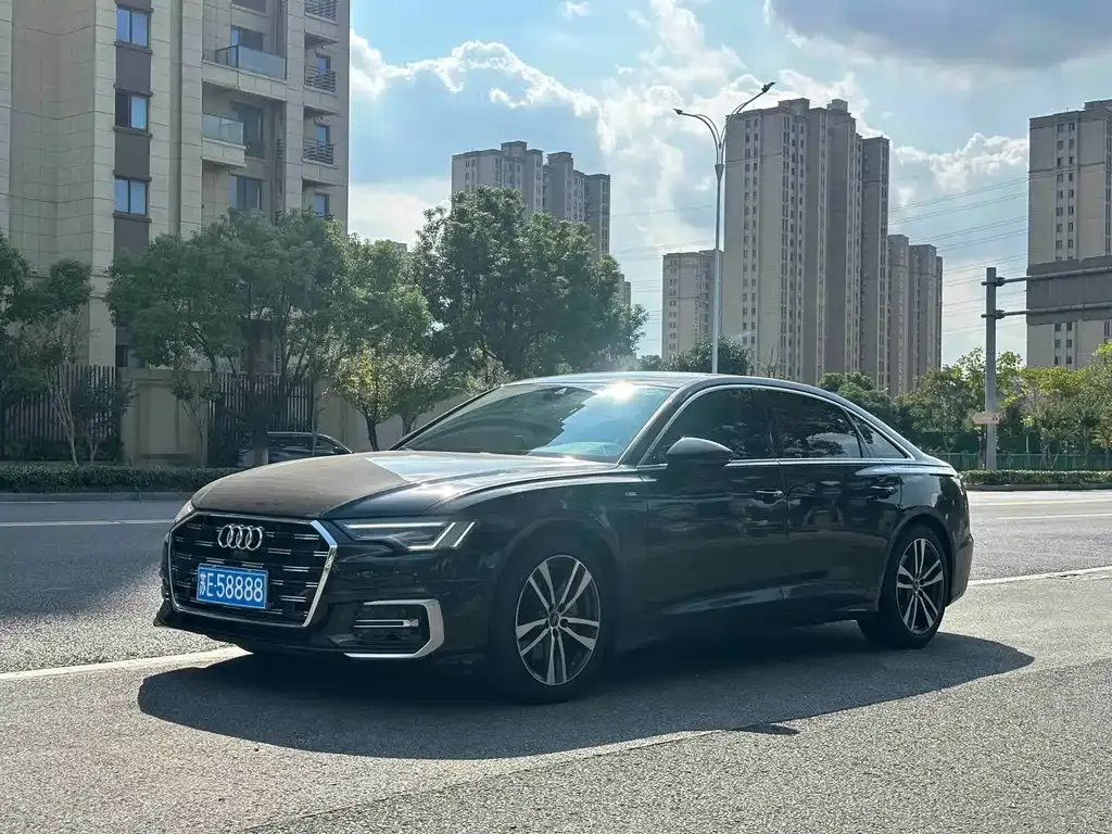 Audi A6L — фото 1
