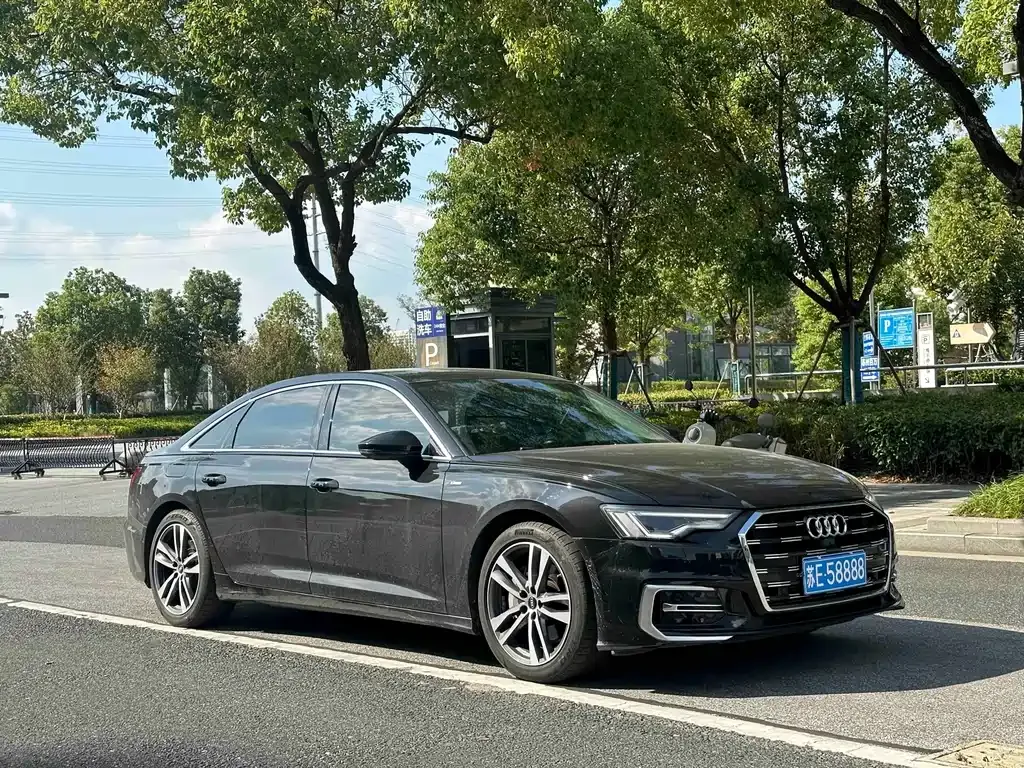 Audi A6L — фото 10