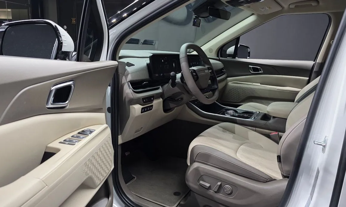 Kia Carnival — фото 10