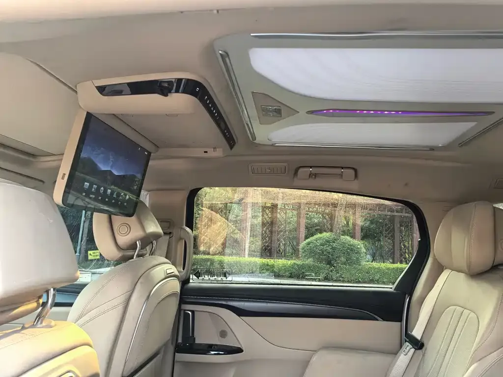 Buick GL8 Hybrid — фото 2