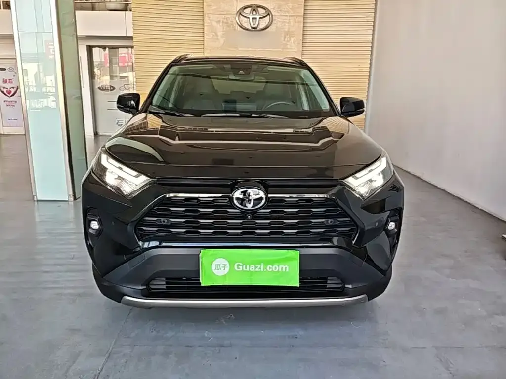 Toyota RAV4 — фото 8
