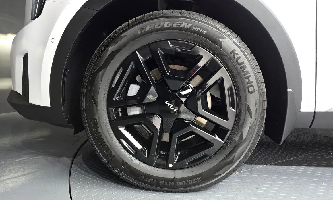 Kia Sorento — фото 6