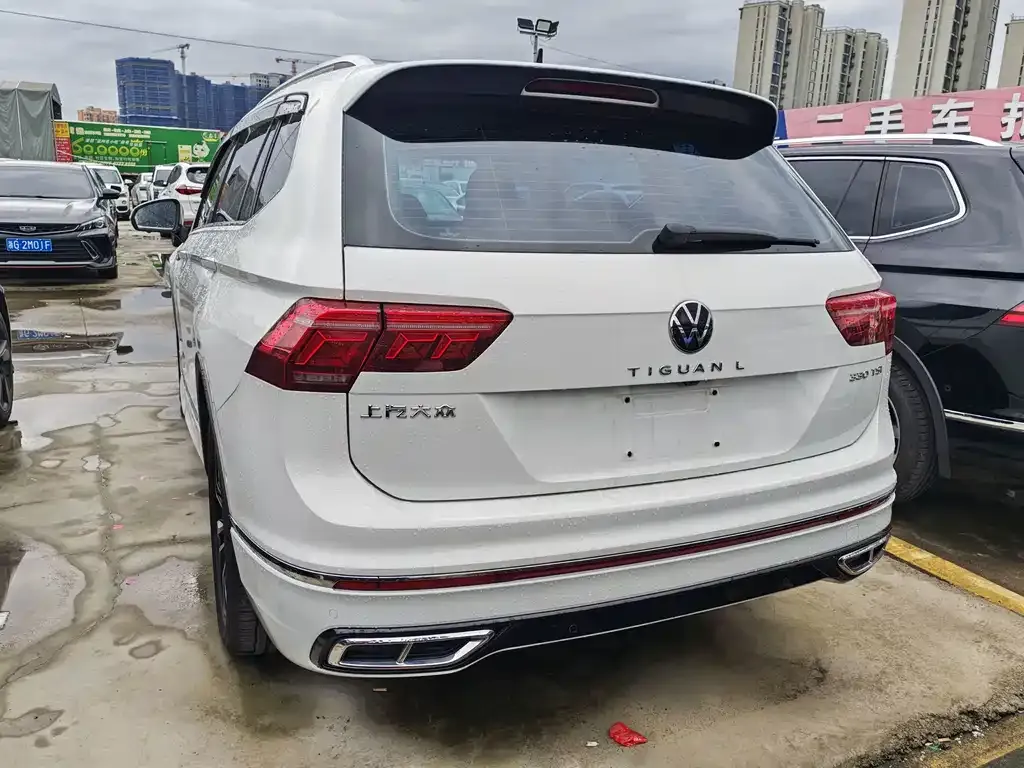 Volkswagen Tiguan L — фото 4