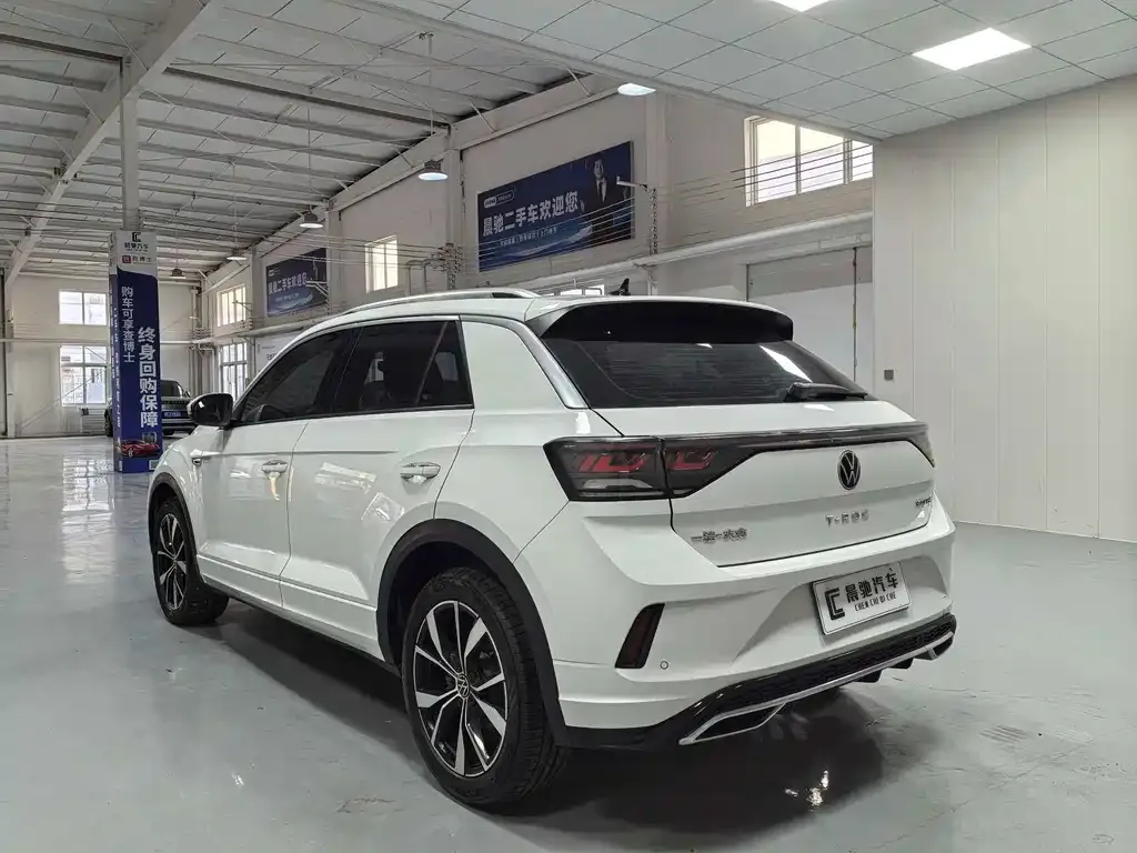 Volkswagen T-Roc — фото 2