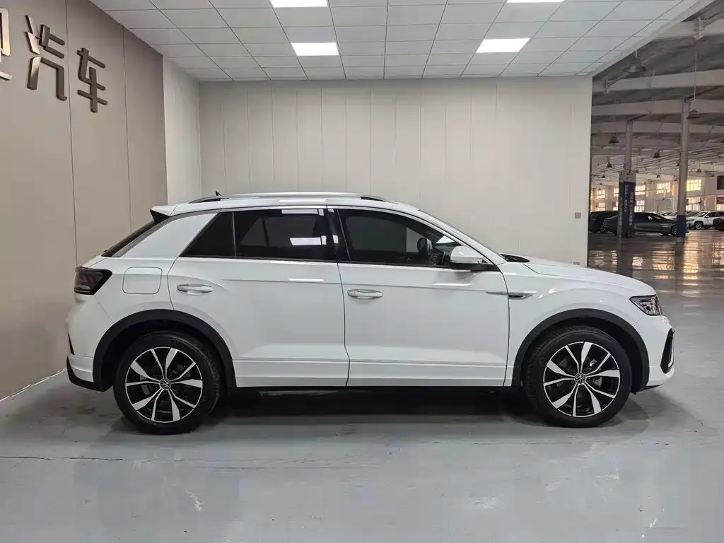 Volkswagen T-Roc — фото 10