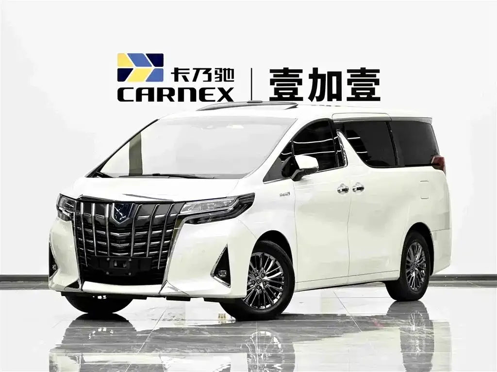 Toyota Alphard — фото 1