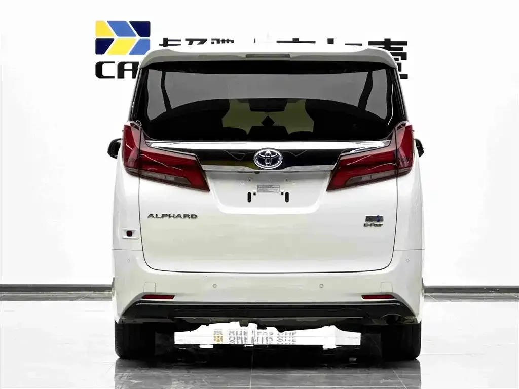 Toyota Alphard — фото 3