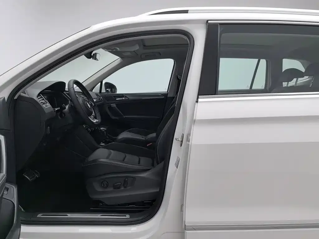 Volkswagen Tiguan L — фото 3