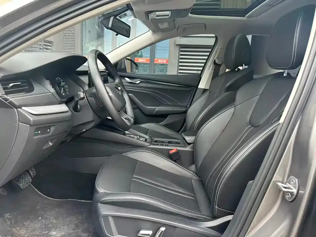 Skoda Octavia — фото 7
