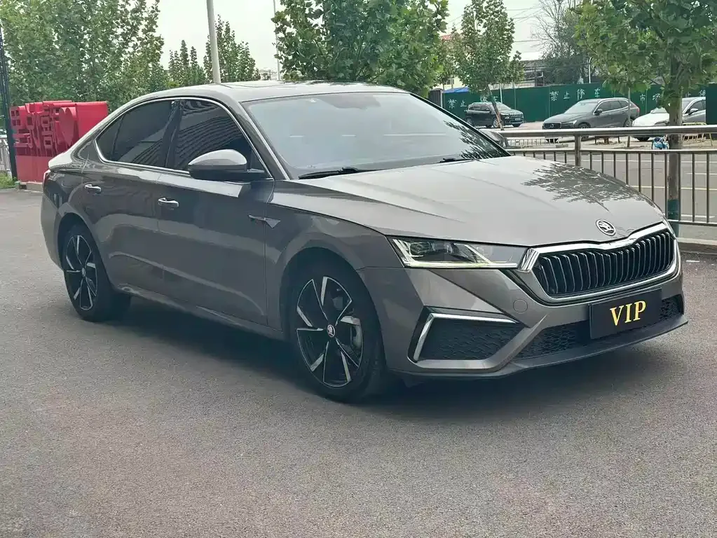 Skoda Octavia — фото 9