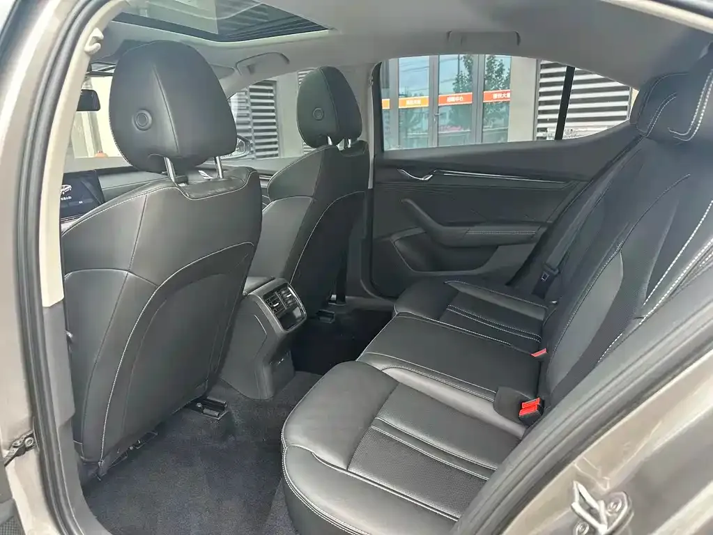 Skoda Octavia — фото 10