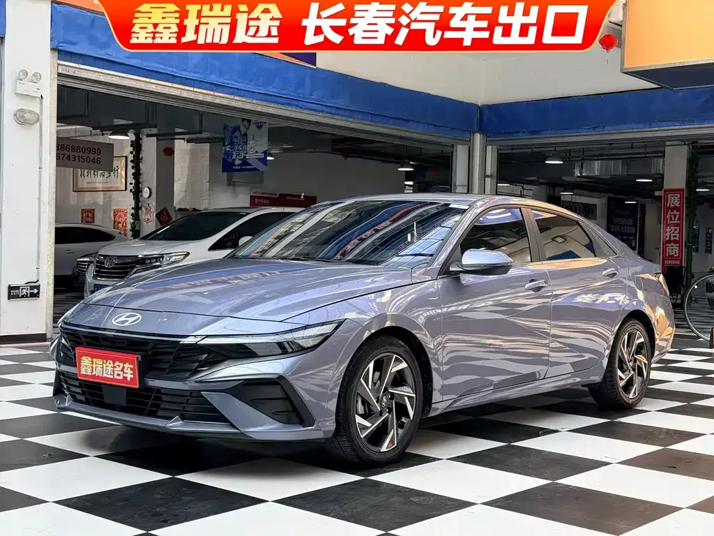 Hyundai Elantra — фото 1