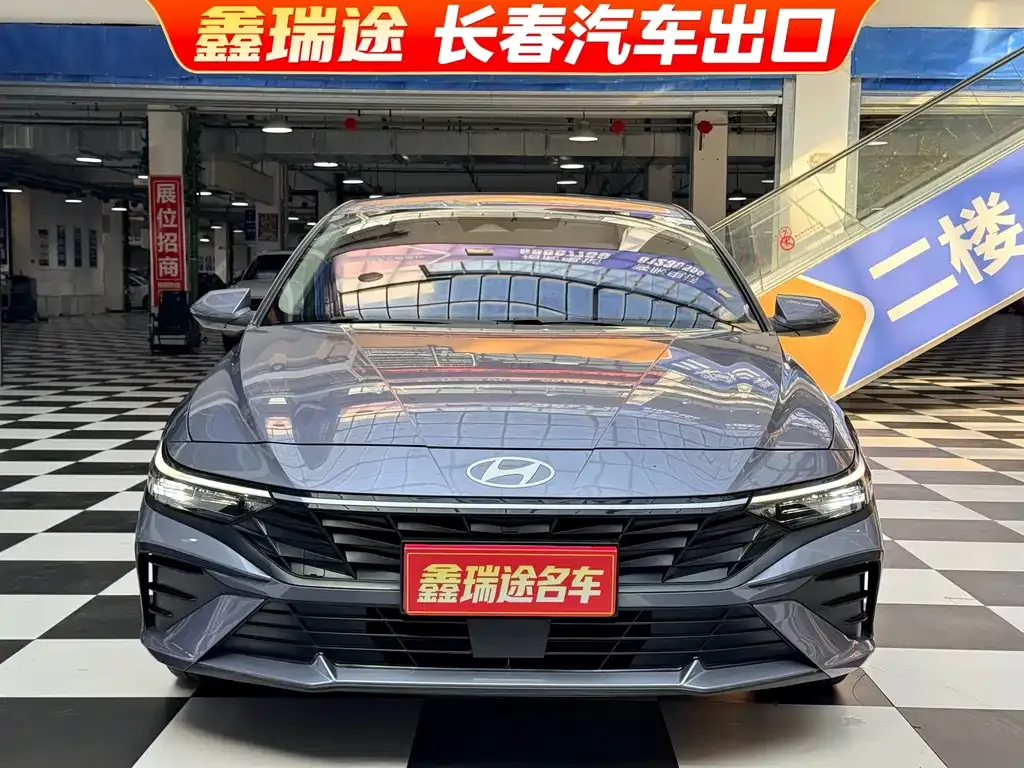 Hyundai Elantra — фото 7
