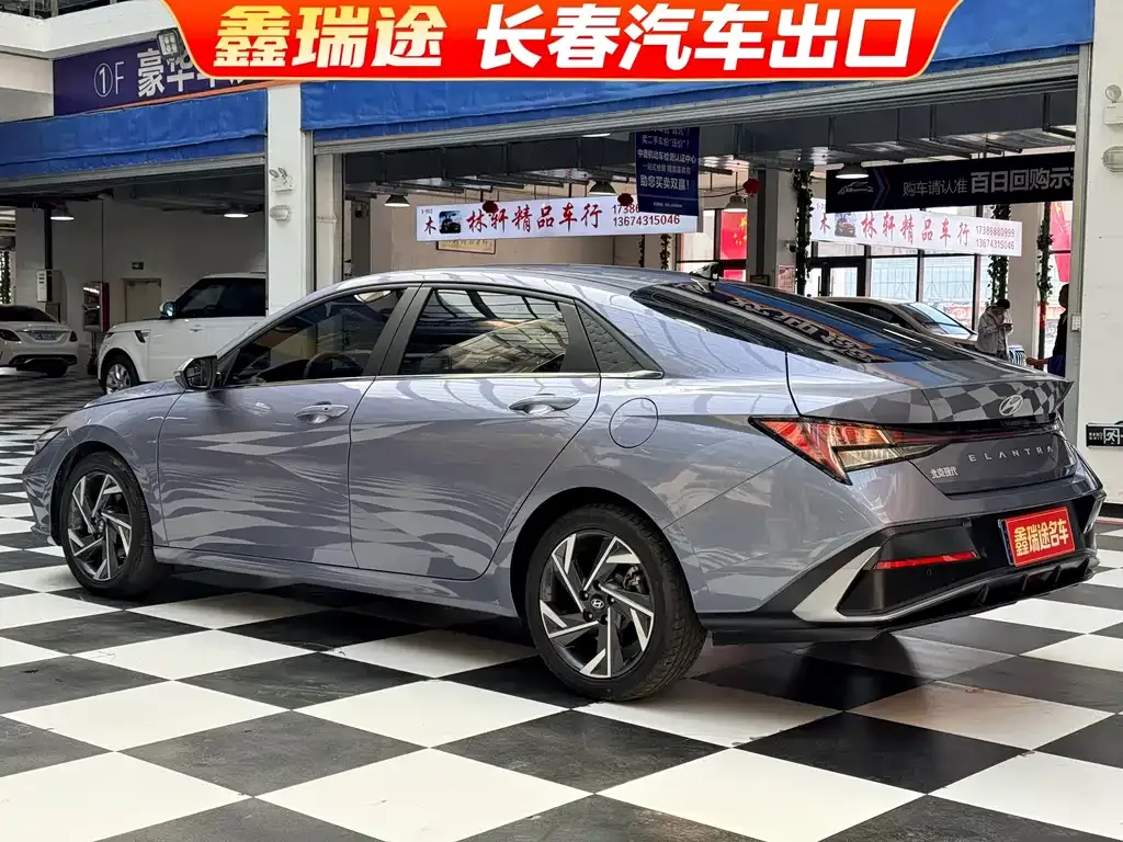 Hyundai Elantra — фото 5