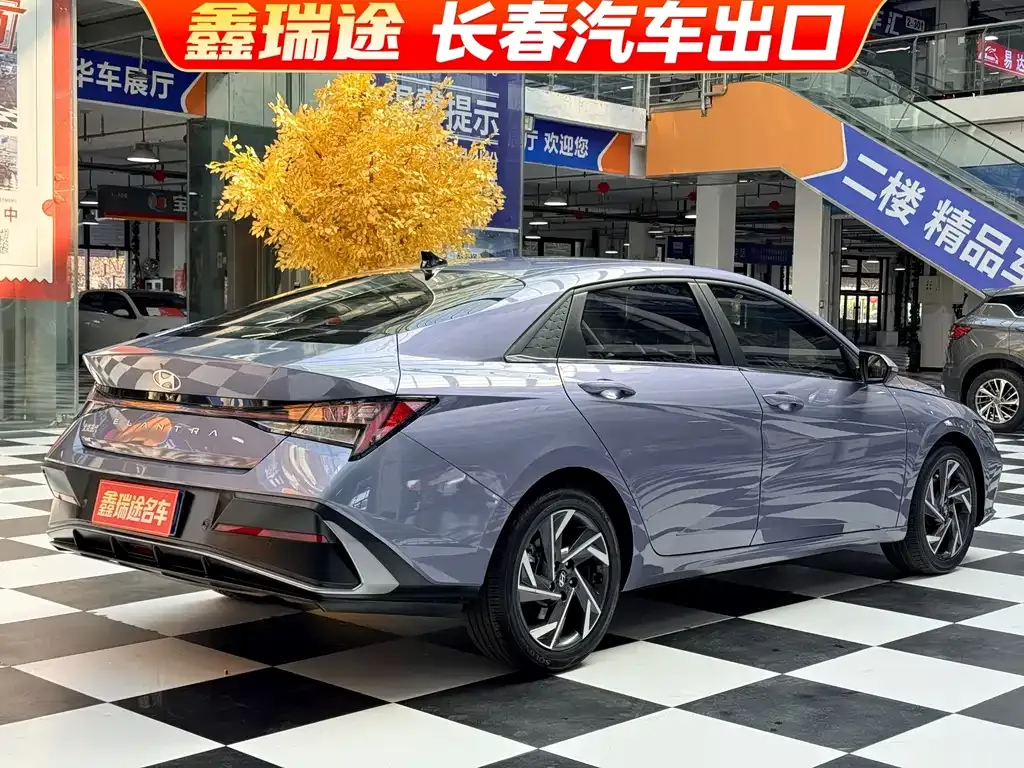 Hyundai Elantra — фото 8