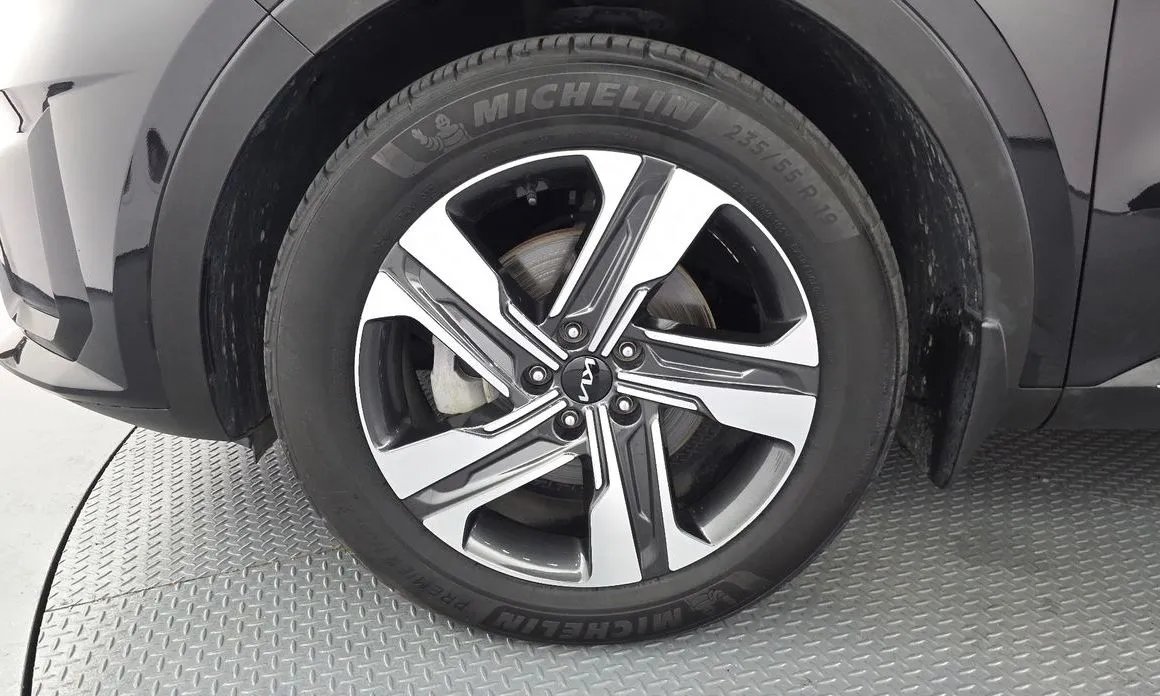 Kia Sorento — фото 10