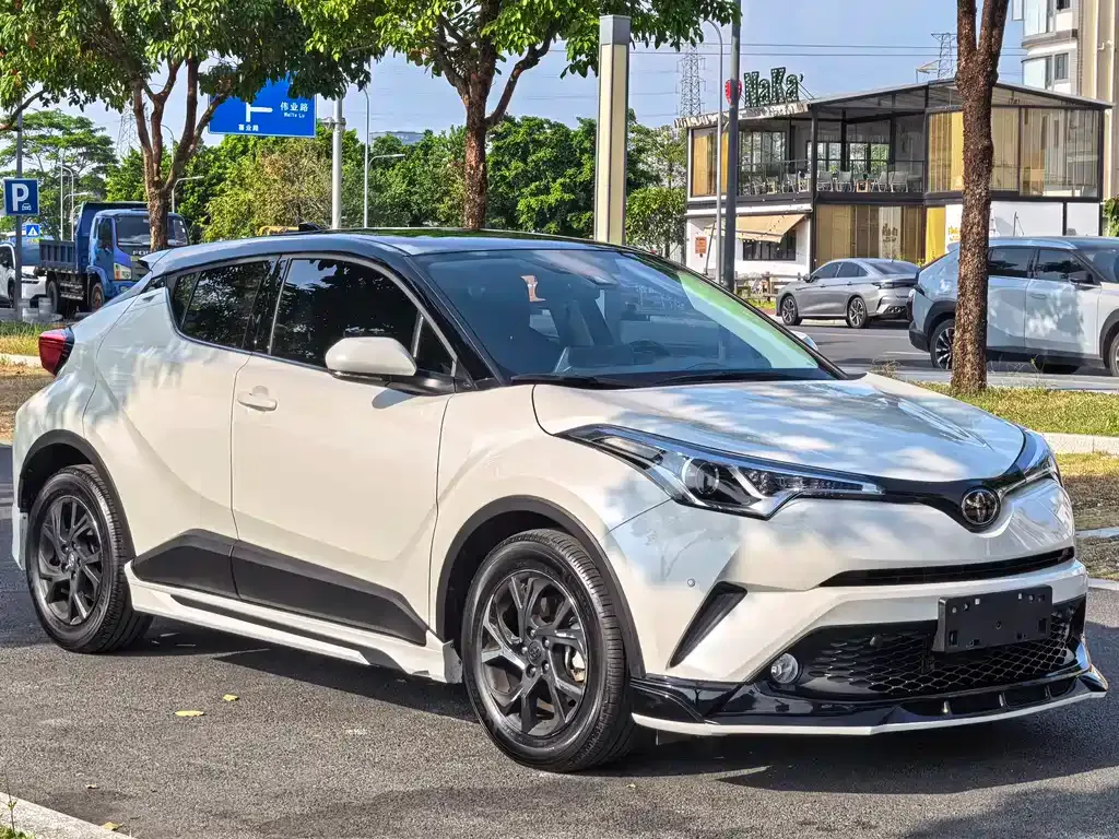 Toyota C-HR — фото 10