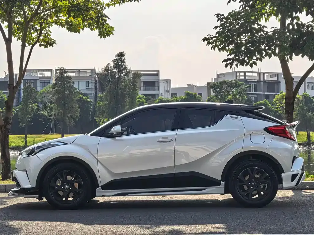 Toyota C-HR — фото 5