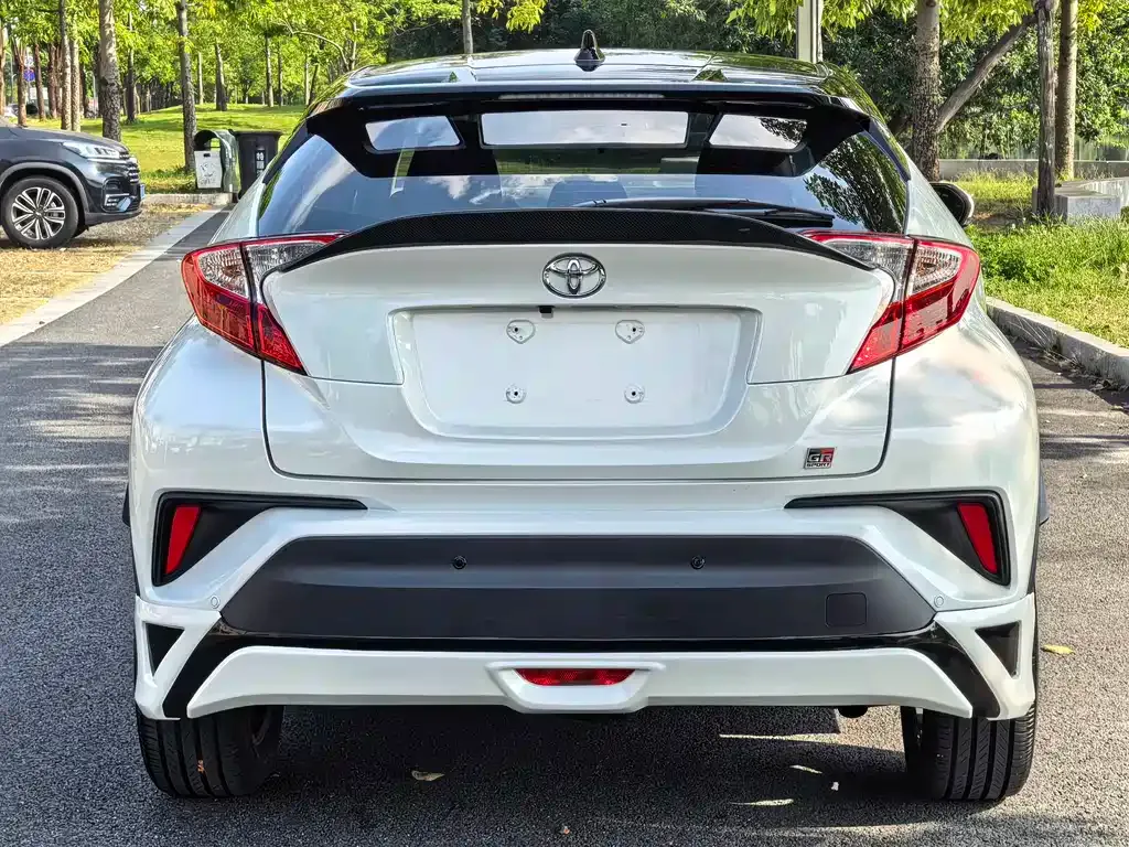 Toyota C-HR — фото 7