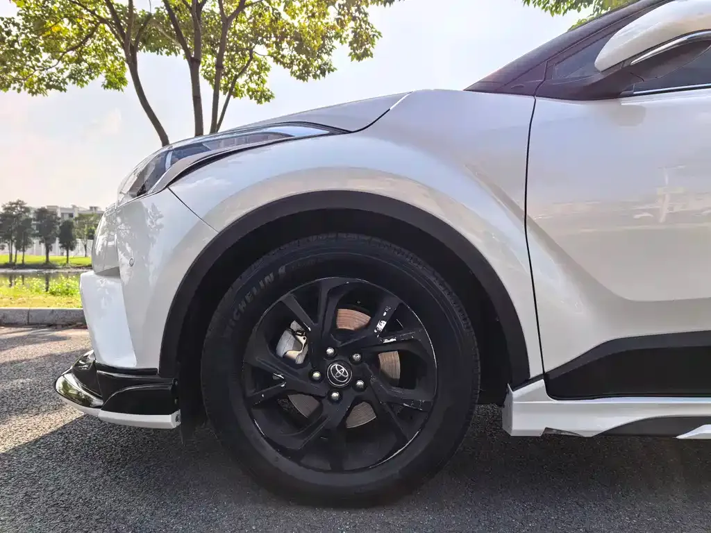 Toyota C-HR — фото 4