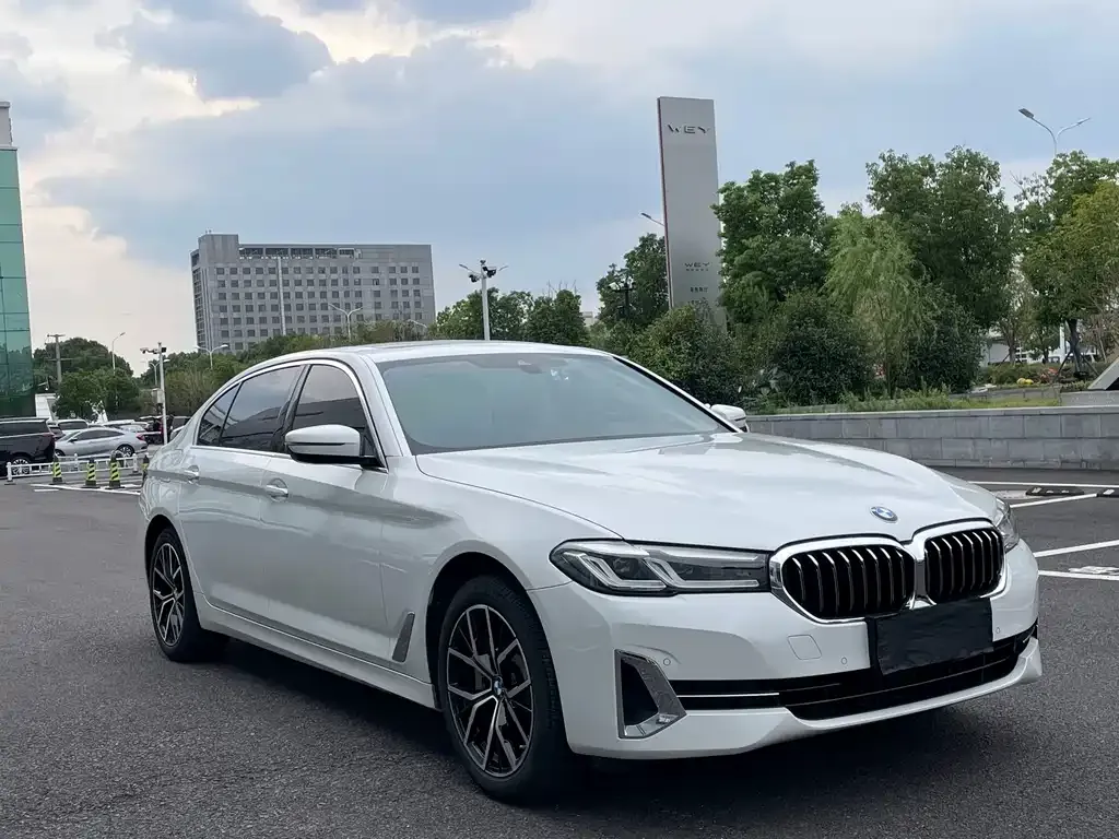 BMW 5 Series — фото 5