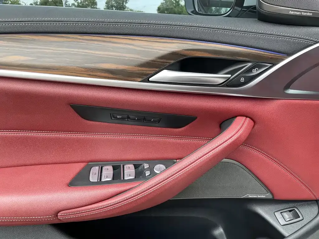 BMW 5 Series — фото 10
