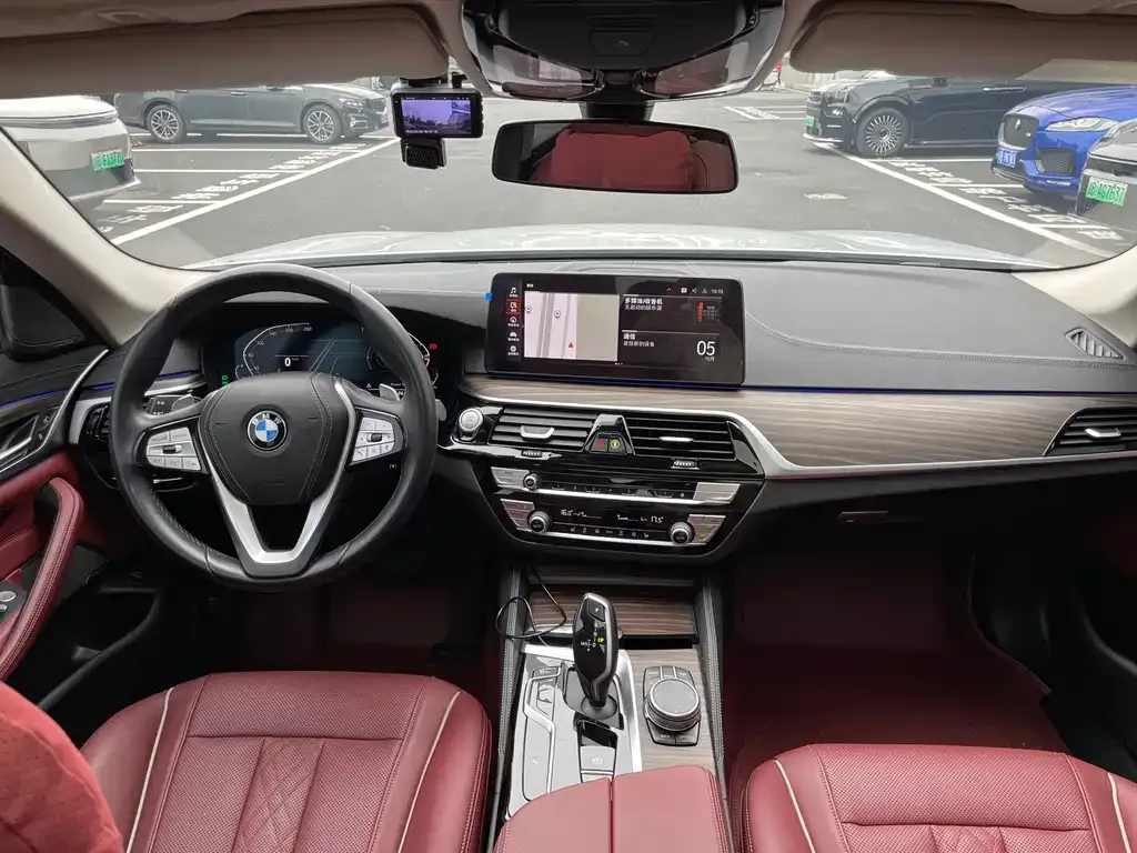 BMW 5 Series — фото 2