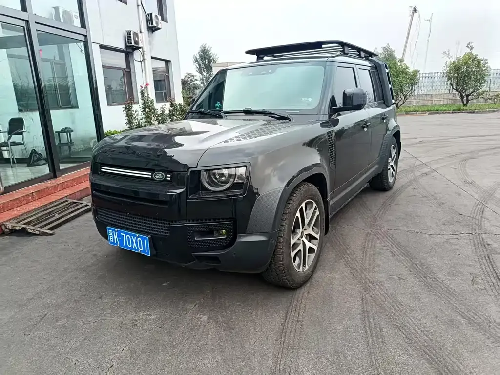 Land Rover Defender — фото 1