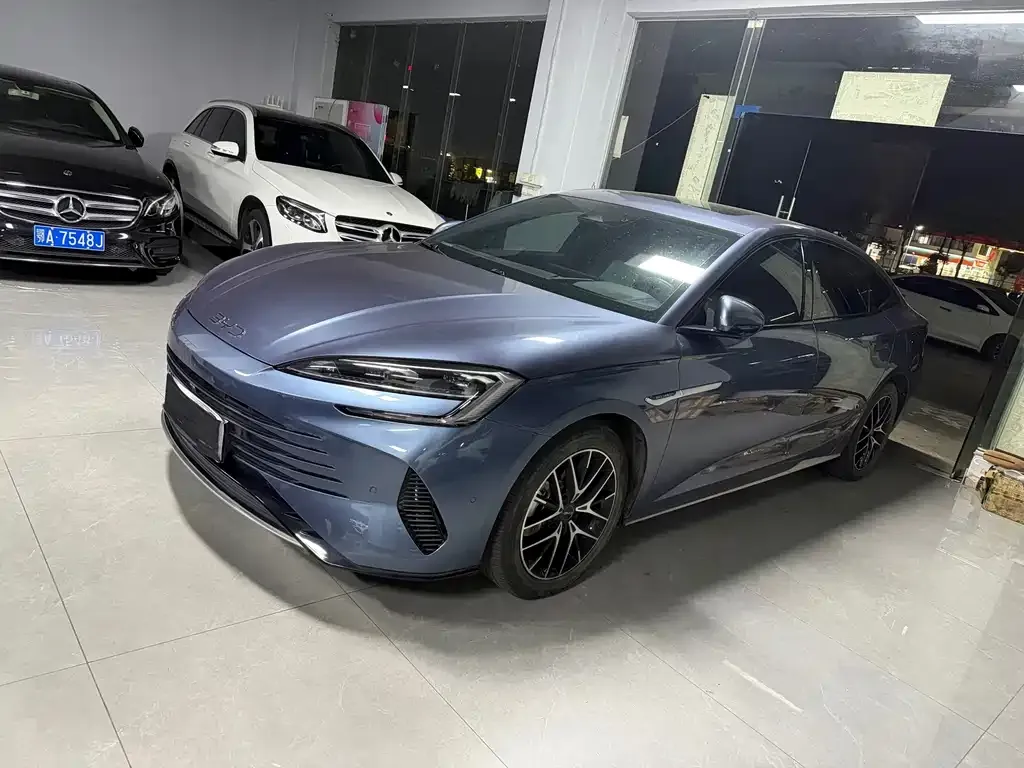 BYD Seal — фото 1