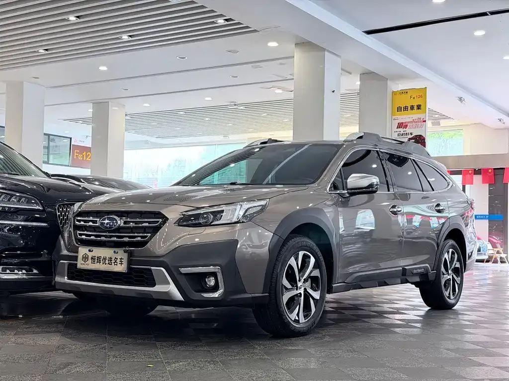 Subaru Outback — фото 1