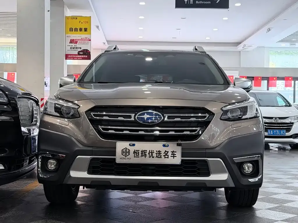 Subaru Outback — фото 6