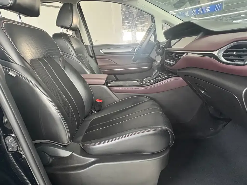 GAC Motor Trumpchi M6 — фото 7