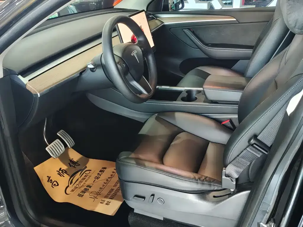 Tesla Model Y — фото 4