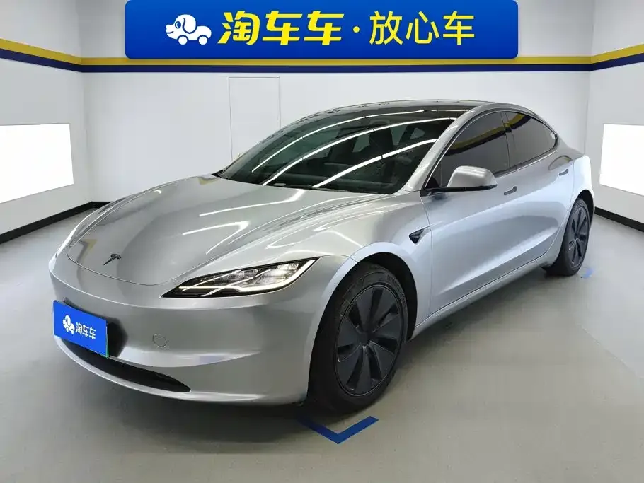 Tesla Model 3 — фото 1