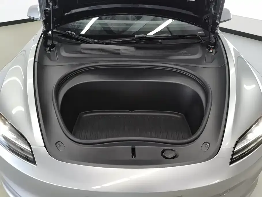 Tesla Model 3 — фото 2