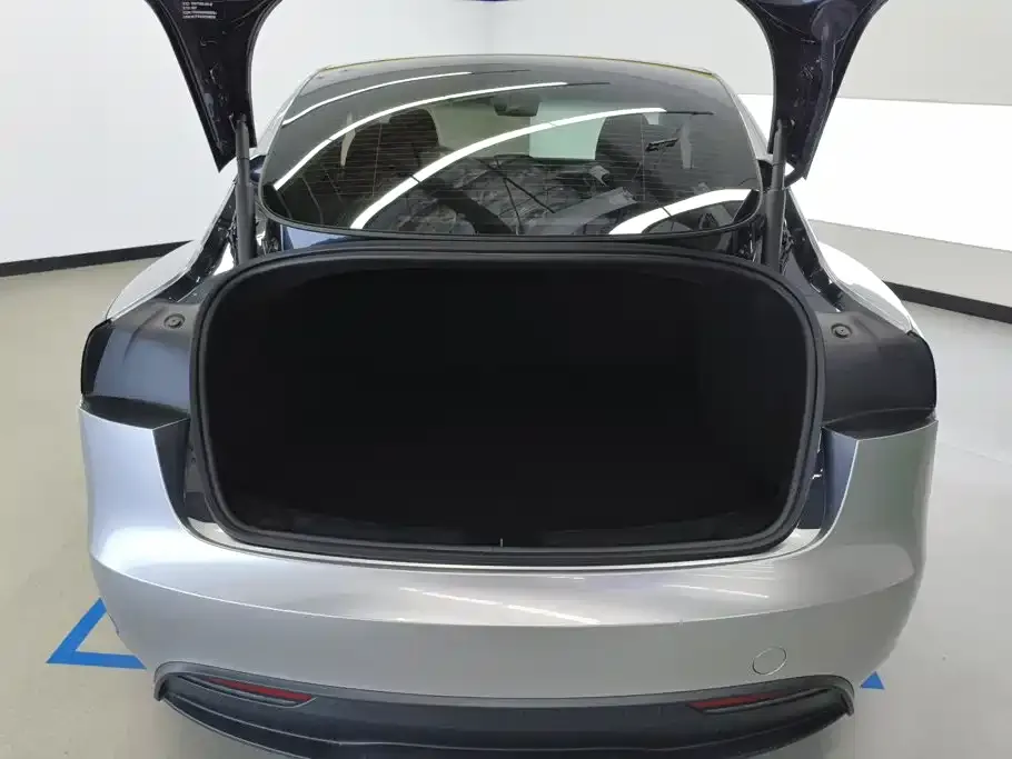 Tesla Model 3 — фото 4