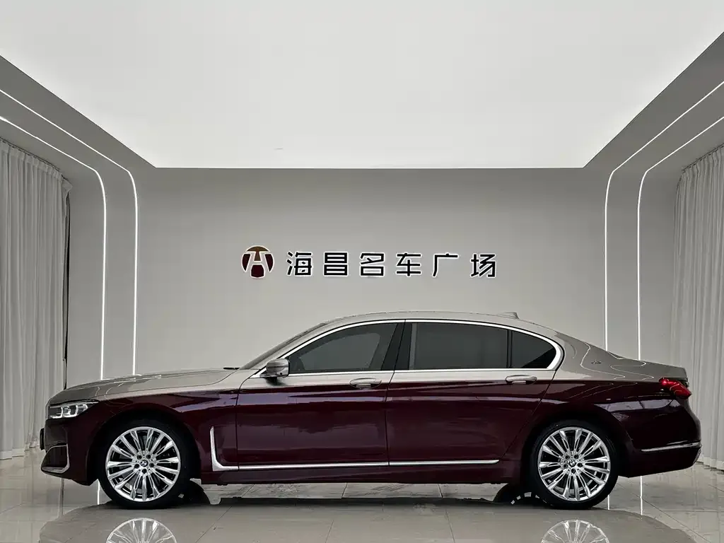 BMW 7 Series — фото 10
