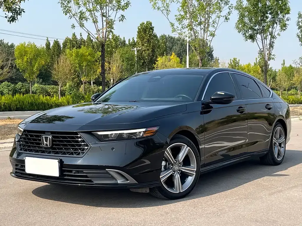 Honda Accord — фото 1