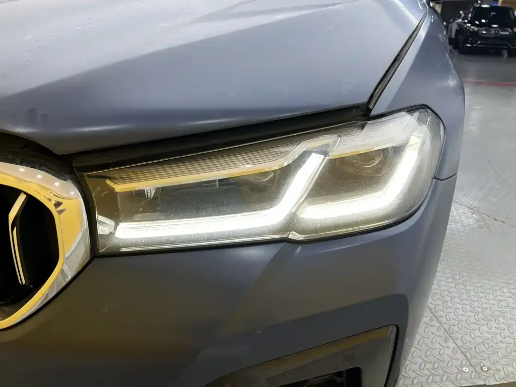 BMW 5 Series — фото 10