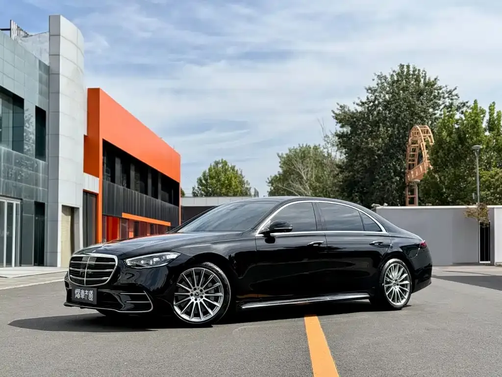 Mercedes-Benz S-Class — фото 1
