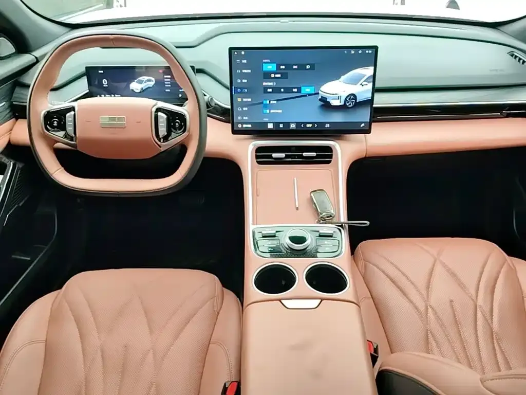 Geely Galaxy L6 — фото 2