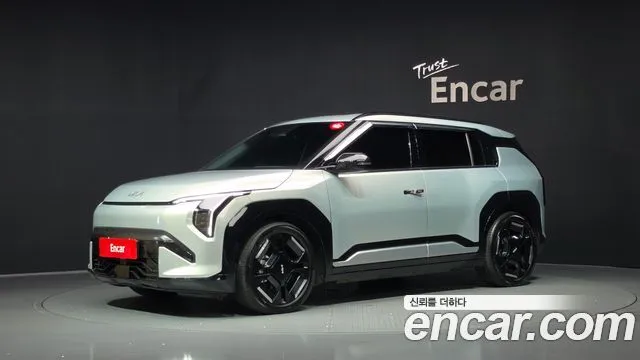 Kia EV3 — фото 1
