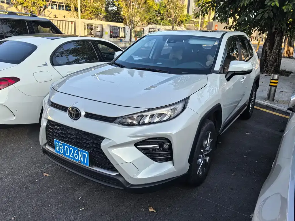 Toyota Wildlander — фото 1