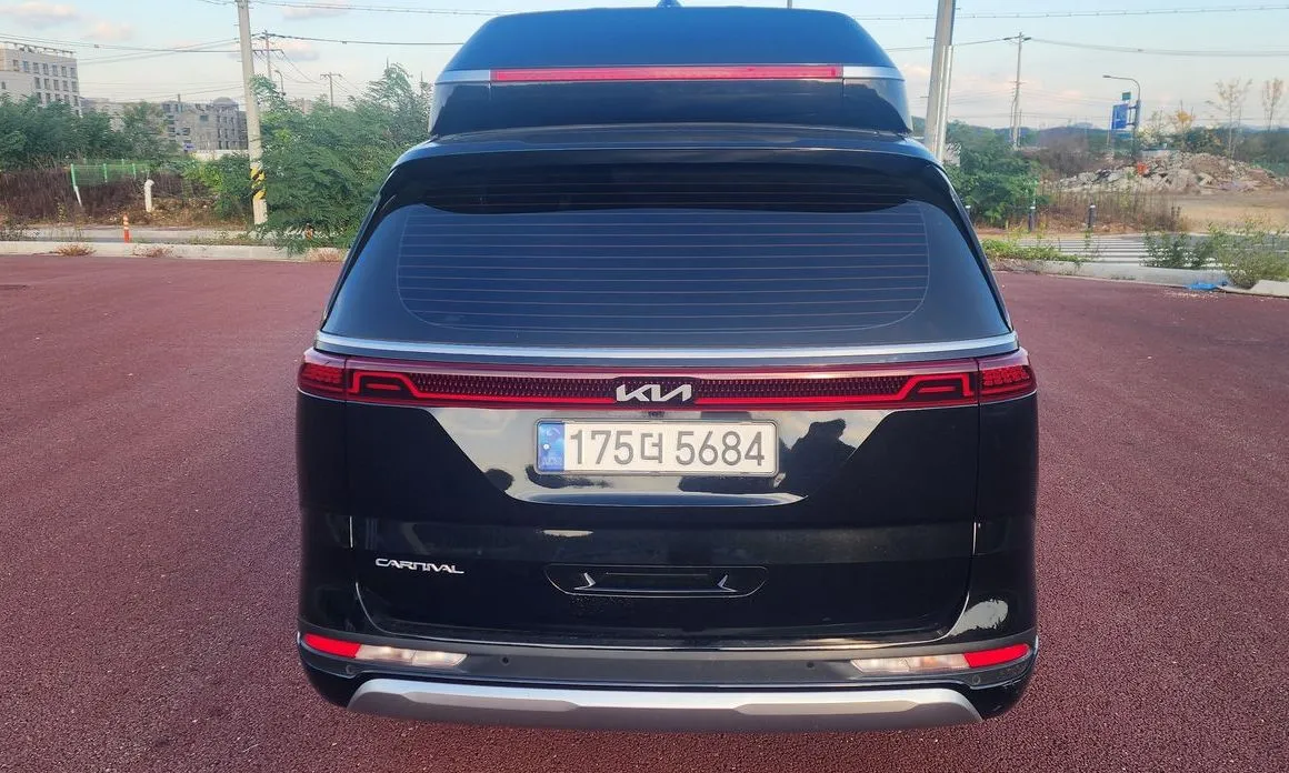 Kia Carnival — фото 10