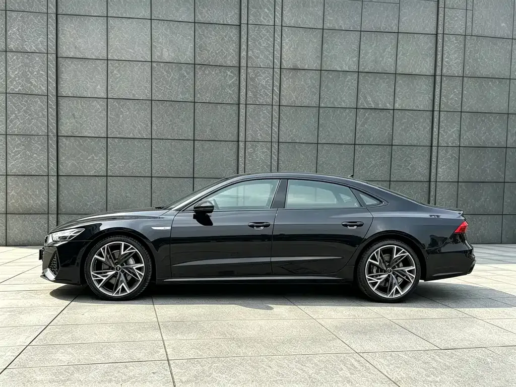 Audi A7L — фото 8