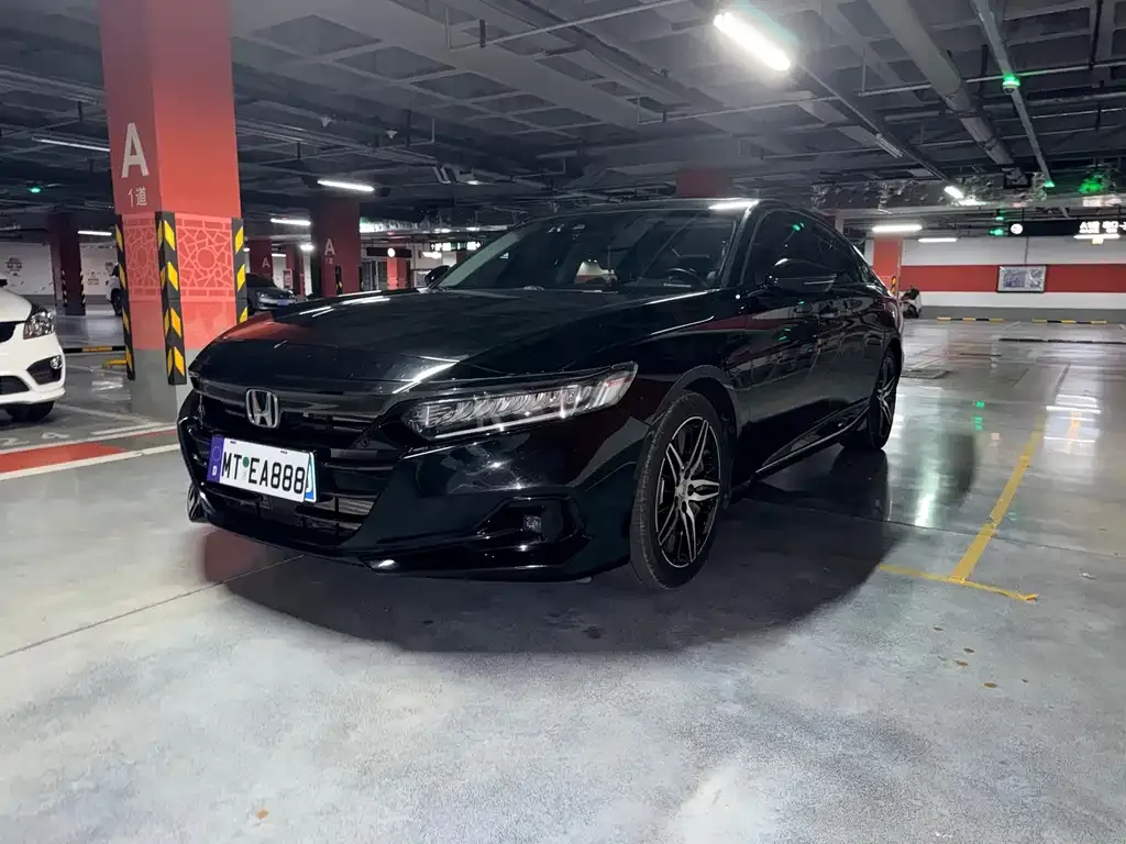 Honda Accord — фото 1