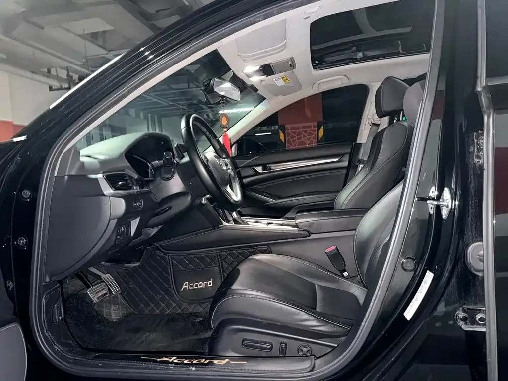 Honda Accord — фото 10