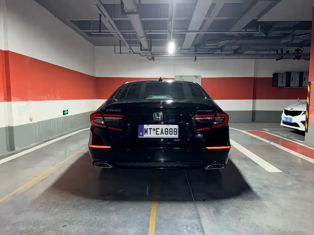 Honda Accord — фото 6