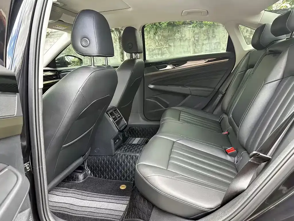 Volkswagen Passat — фото 5